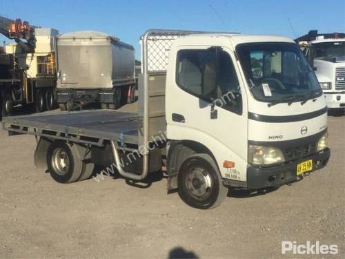 2006 Hino Dutro U305