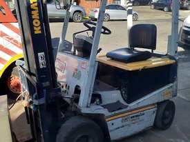 ELECTRIC FORKLIFT CONTAINER ENTRY 1.5 TON KOMATSU-WEEKEND SPECIAL!!! GOOD BATTERY RUNS WELL - picture0' - Click to enlarge