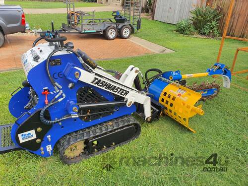 TASKMASTER Mini Loader - Track Drive - 23 hp Petrol TM23T