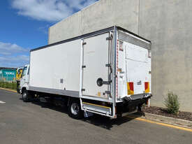 Mitsubishi Fighter Pantech Truck - picture0' - Click to enlarge