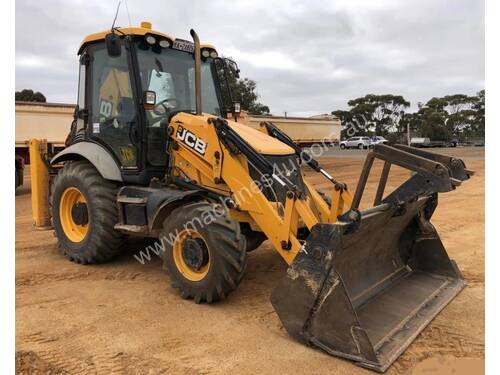 JCB 3CX BACKHOE WITH LOW 2640 HOURS