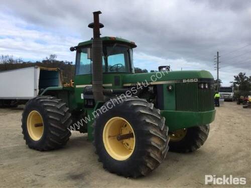 John Deere 8450