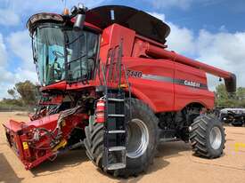 Case IH 7140 Axial Flow Combine - picture0' - Click to enlarge