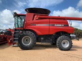 Case IH 7140 Axial Flow Combine - picture1' - Click to enlarge