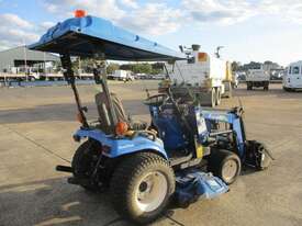 New Holland Boomer - picture1' - Click to enlarge