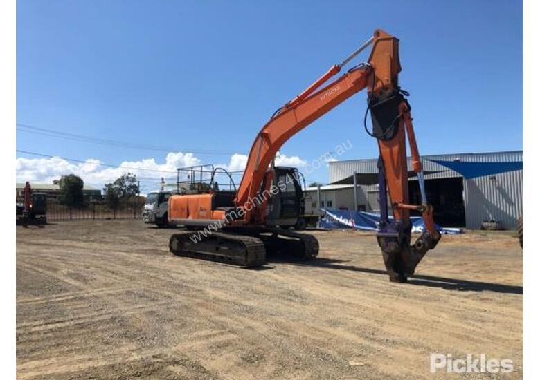 caption 2001 Hitachi ZX200