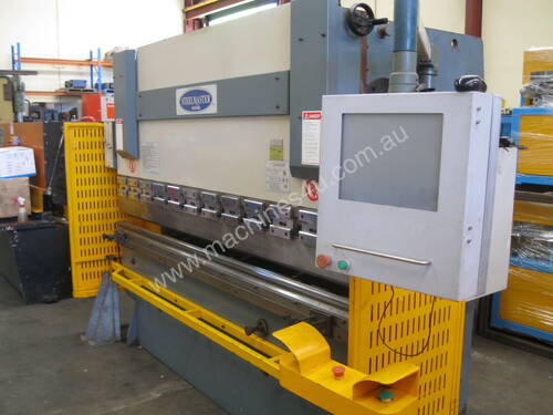 Steelmaster 2500mm x 40 Ton Hydraulic Pressbrake CNC