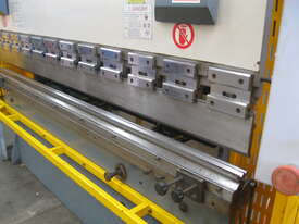 Steelmaster 2500mm x 40 Ton Hydraulic Pressbrake CNC - picture0' - Click to enlarge