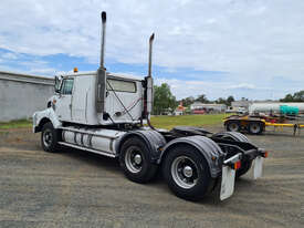 International S3600 Primemover Truck - picture1' - Click to enlarge