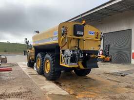 2008 Caterpillar 725 Water Cart  - picture0' - Click to enlarge