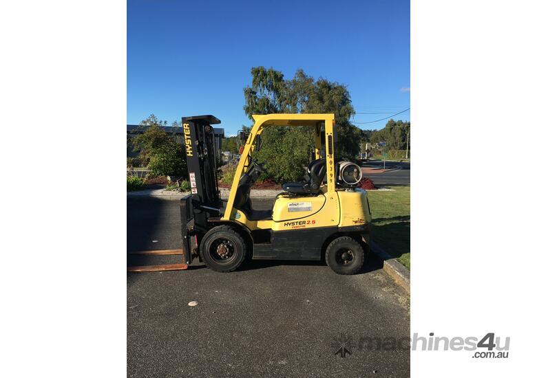 caption 2.5t Counterbalance Forklifts