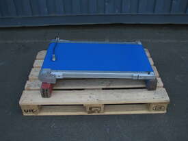 Small Motorised Belt Conveyor - 0.9m long - picture0' - Click to enlarge