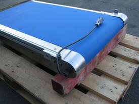 Small Motorised Belt Conveyor - 0.9m long - picture1' - Click to enlarge