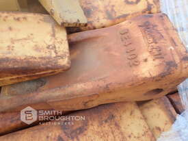 PALLET COMPRISING OF ASSORTED BUCKET TEETH (UNUSED) - picture2' - Click to enlarge