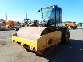 2015 Caterpillar CS533E XT Smooth Drum Roller - picture0' - Click to enlarge