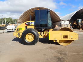 2015 Caterpillar CS533E XT Smooth Drum Roller - picture2' - Click to enlarge