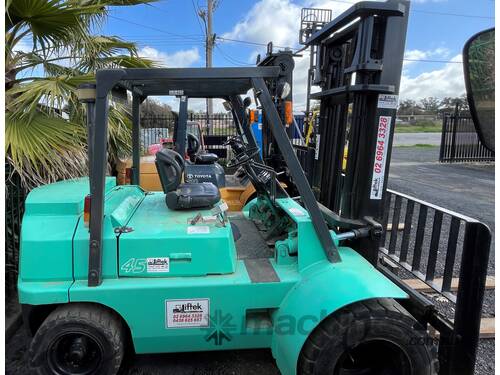 Used Mitsubishi FD40 Forklift For Sale