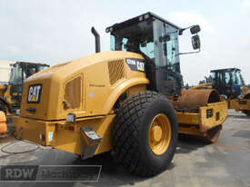 Caterpillar CS56B Roller Smooth Drum  - picture1' - Click to enlarge