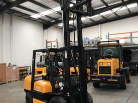 WCM CPCD35 3.5ton Diesel forklift - picture0' - Click to enlarge