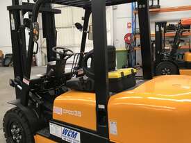 WCM CPCD35 3.5ton Diesel forklift - picture2' - Click to enlarge