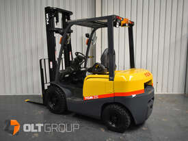 Used TCM Forklift 2.5 Tonne Diesel Forklift Truck 4000mm Lift Height 1602 Hours 2014 Series - picture0' - Click to enlarge