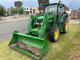 Tractor John Deere 6115D FEL 4X4 2015 1075 hours - picture2' - Click to enlarge