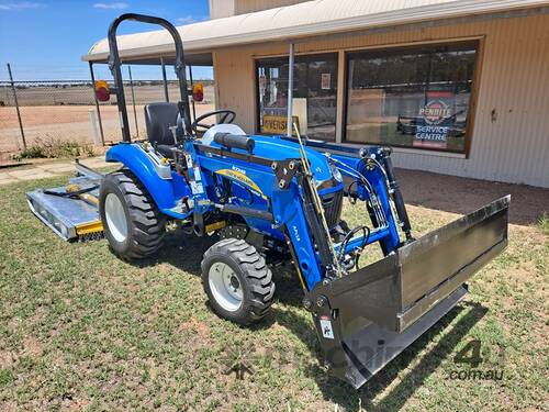 2022 New Holland Boomer 25 Compact Tractor
