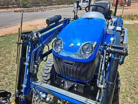 2022 New Holland Boomer 25 Compact Tractor - picture1' - Click to enlarge