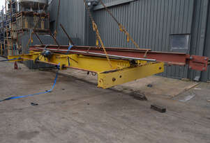 3T travelling overhead gantry crane wireless remote inc 8 x 5.5m rails