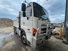2010 HINO 700 TIPPER TRUCK  - picture0' - Click to enlarge