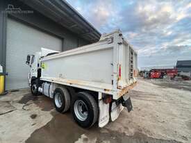 2010 HINO 700 TIPPER TRUCK  - picture2' - Click to enlarge