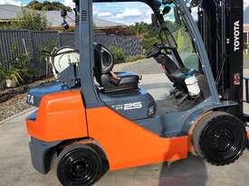 Forklift 2.5T Toyota Container Mast  - picture1' - Click to enlarge