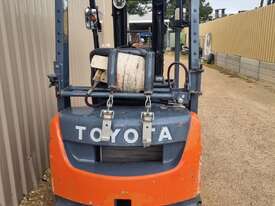 2015 Toyota 1.8T LPG Forklift with Container Mast & Low Hours - picture1' - Click to enlarge