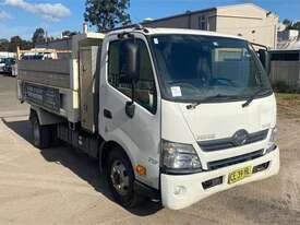 Hino 300 - picture0' - Click to enlarge