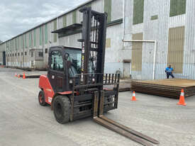 5 Tonne Forklift For Sale - picture2' - Click to enlarge