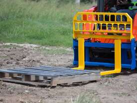 Pallet Forks 1500kg (107cm tines)- Euro Hitch - picture0' - Click to enlarge