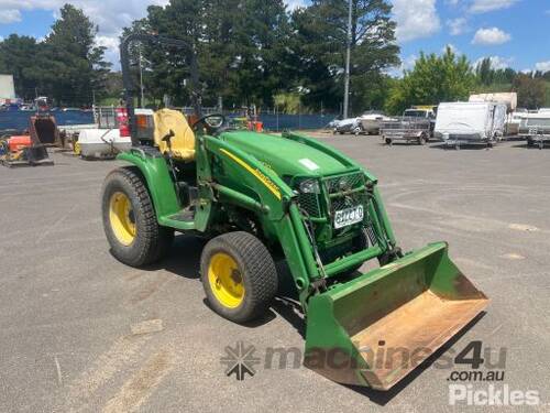 John Deere 3720