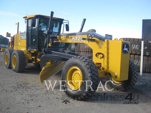 JOHN DEERE 672G Motor Graders