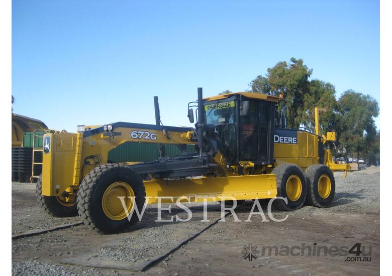 caption JOHN DEERE 672G Motor Graders
