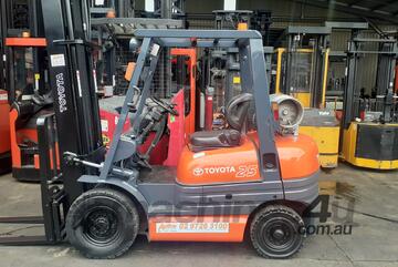 ACTIVE FORKLIFTS - 2.5 ton Toyota forklift for sale- 5m mast side shift solid tyres ACTIVE FORKLIFTS - 2.5 ton Toyota forklift for sale- 5m mast side shift solid tyres
