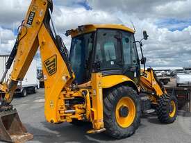 JCB 3cxsm 4tpc - picture0' - Click to enlarge