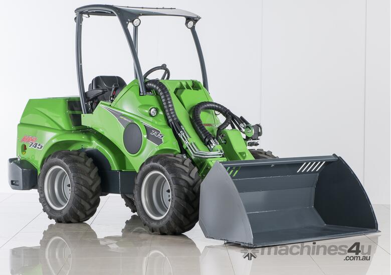 Avant 745 FencePro Mini Loader Package