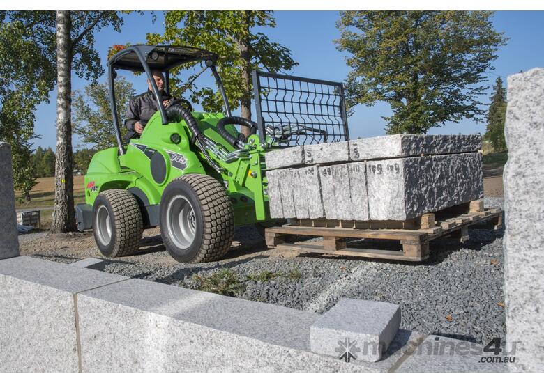 Avant 745 FencePro Mini Loader Package