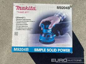 Unused Makita 9204B Random Orbital Sander - picture2' - Click to enlarge