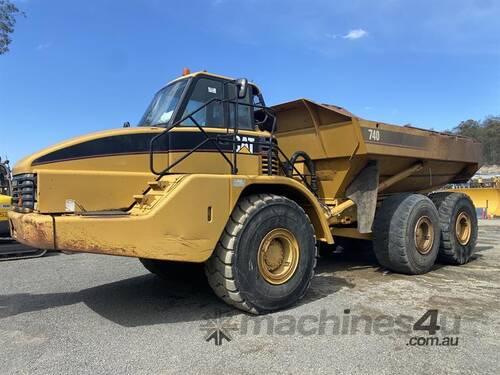 CATERPILLAR 740 Articulated Truck 