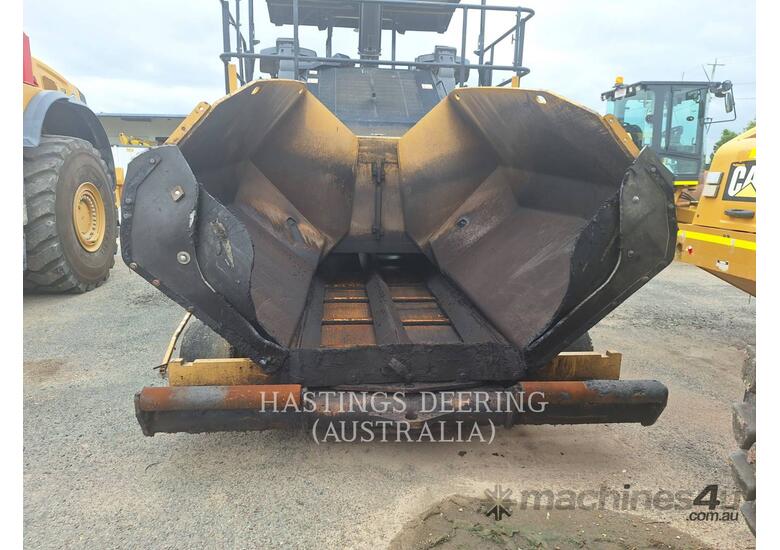 caption CAT AP600FLRC Asphalt Pavers