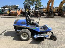 2012 Iseki SZ330 ride on mower - picture0' - Click to enlarge