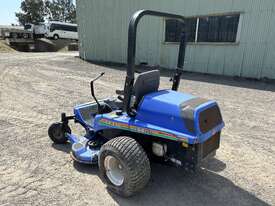 2012 Iseki SZ330 ride on mower - picture0' - Click to enlarge