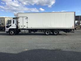 2012 Mitsubishi Fuso Fighter Refrigerated Pantech - picture2' - Click to enlarge