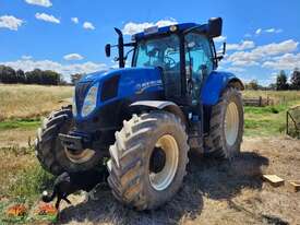 New Holland T7-200 4WD Tractor - picture0' - Click to enlarge